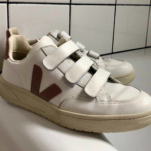 Veja V-Lock Sneakers